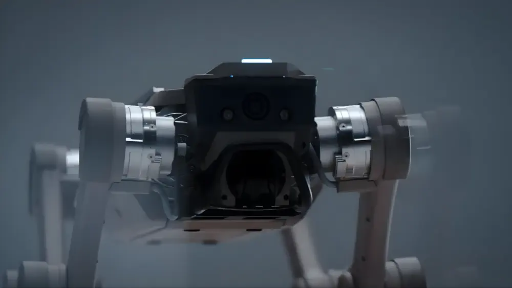 Agibot D1 Max gros plan sur la tête de capteur avant