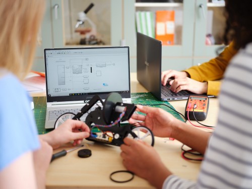 Arduino Engineering Kit Rev2 - Zum Vergrößern klicken
