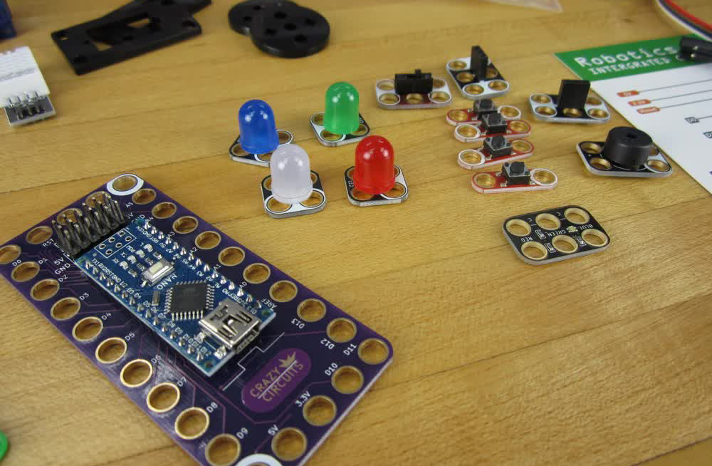 Crazy Circuits Makerspace Set - Zum Vergrößern klicken