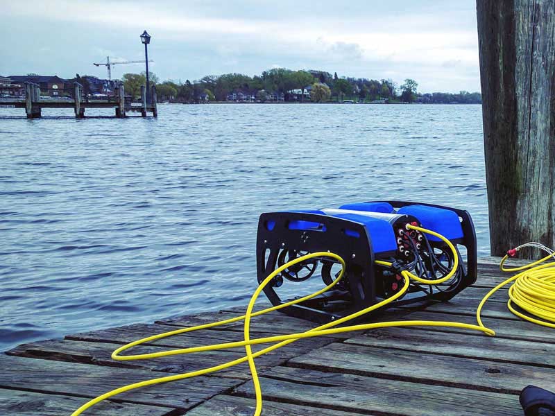 BlueROV2 Advanced ferngesteuertes Unterwasserfahrzeug-Kit mit 100 m Kabel und 2 Lichtern - Zum Vergrößern klicken