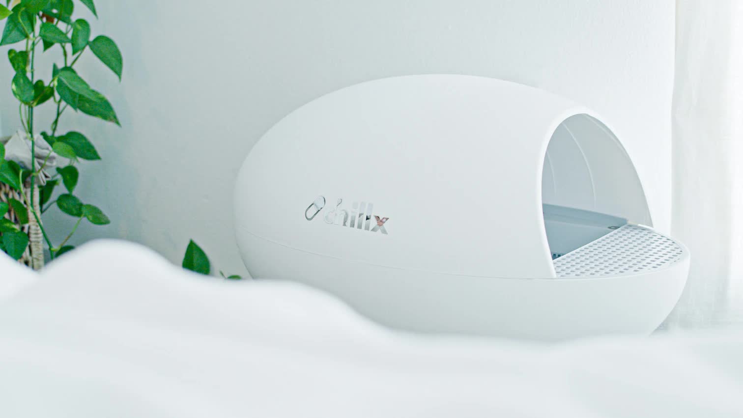 ChillX AutoEgg Self-Cleaning Litter Box - Click to Enlarge