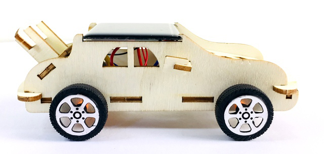 Kit STEM de voiture en bois à énergie solaire Cytron DIY - Cliquez pour agrandir