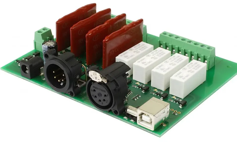 DMX-USB-RX-RLY8 - リレー 4 個、SSR 4 個 - 切り取られた部分