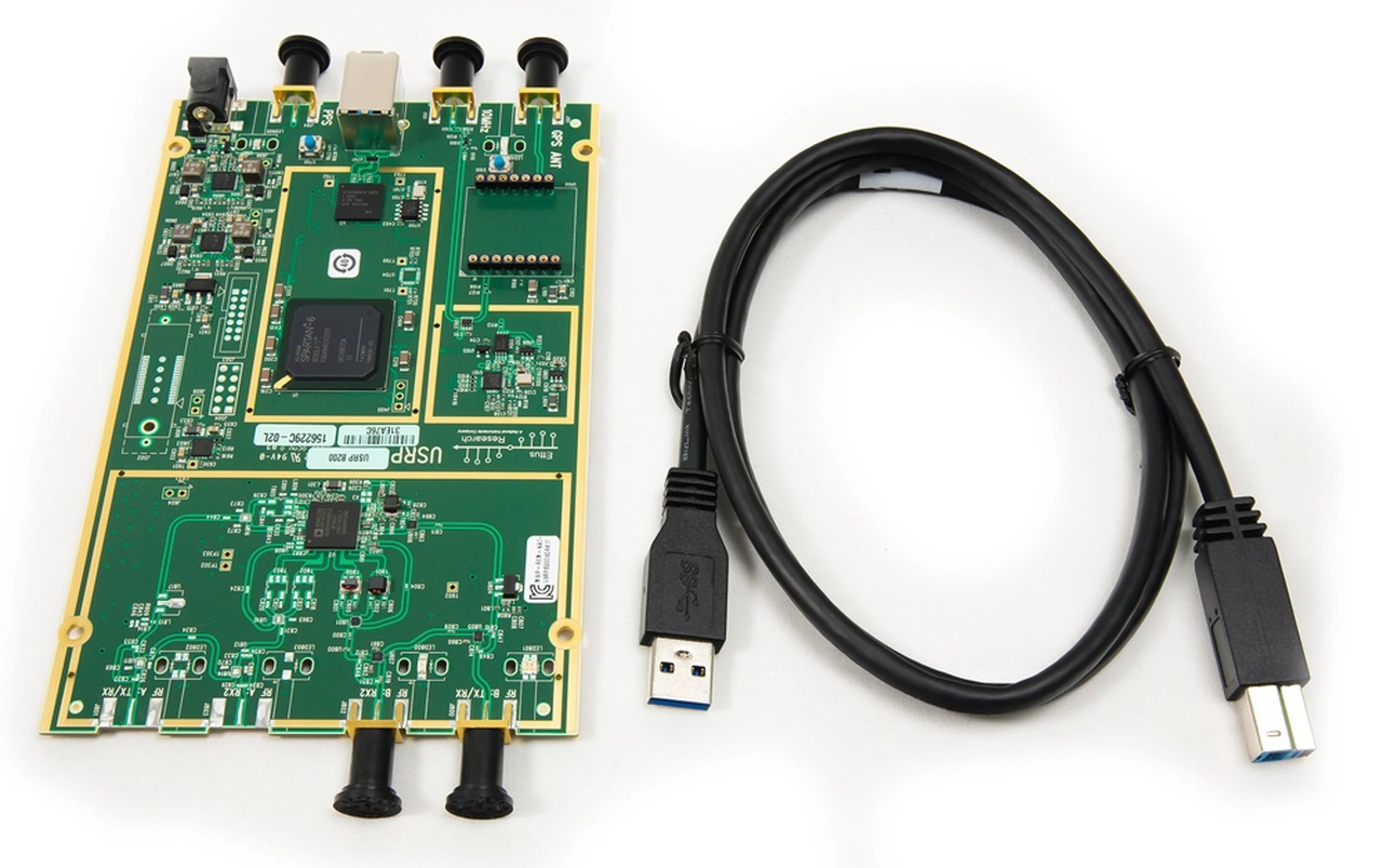 Ettus USRP B200: 1x1, 70MHz-6GHz SDR/kognitives Funkgerät - Zum Vergrößern klicken