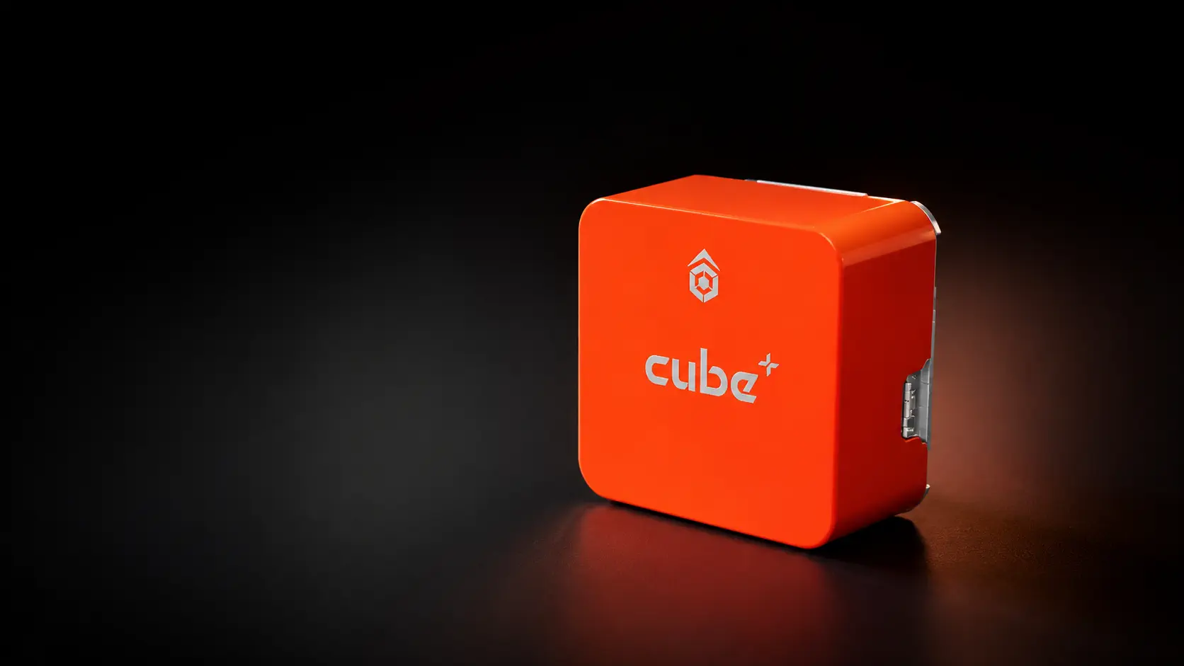 Cube Orange+ オートパイロットモジュール（CubePilot Cube カラーラインナップ全体とともに表示）