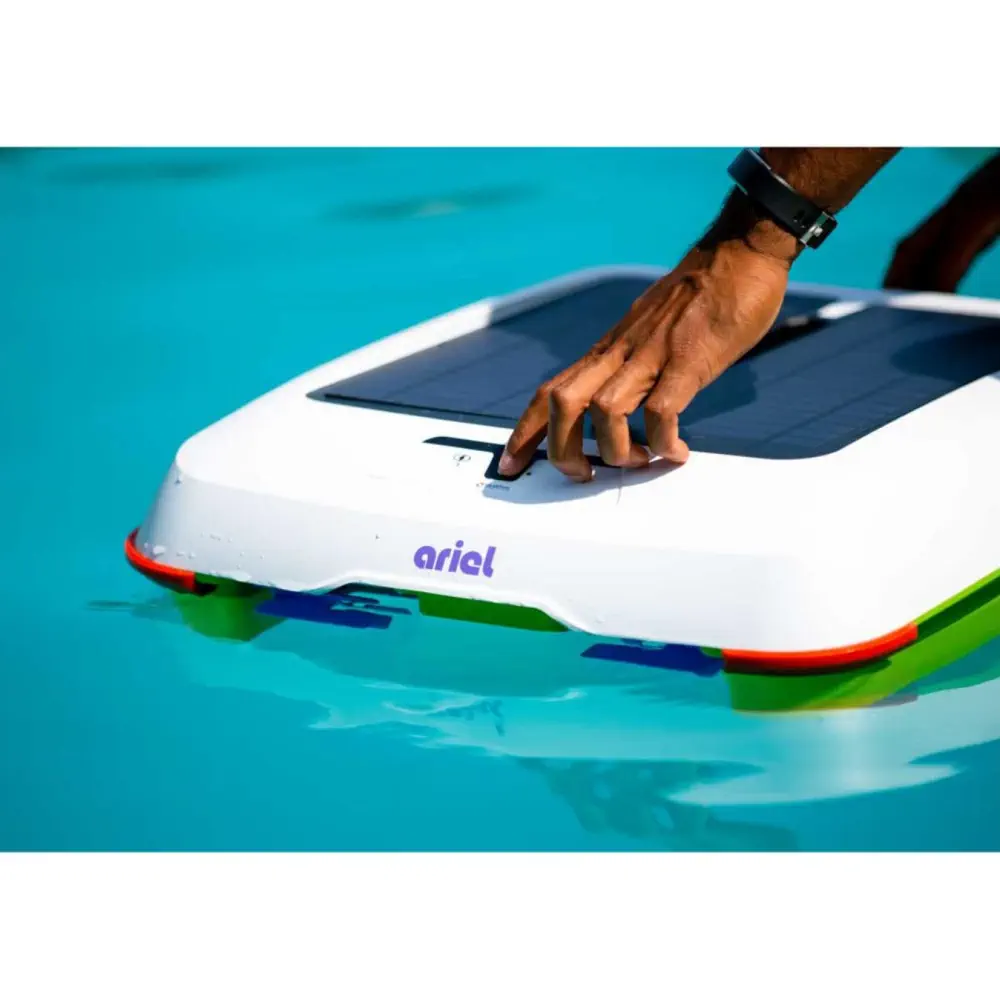 Robot nettoyeur automatique de piscine Solar-Breeze Ariel