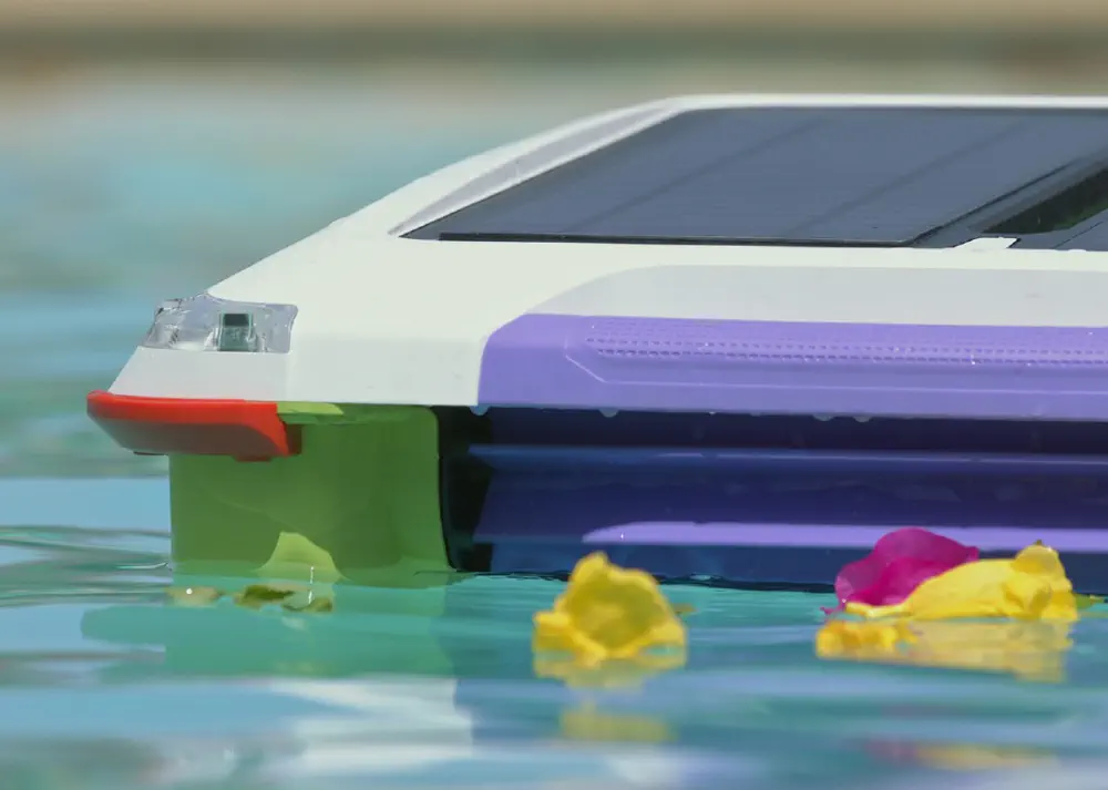 Robot Limpiador de Piscinas Automático Solar-Breeze Ariel - Haga Clic para Ampliar