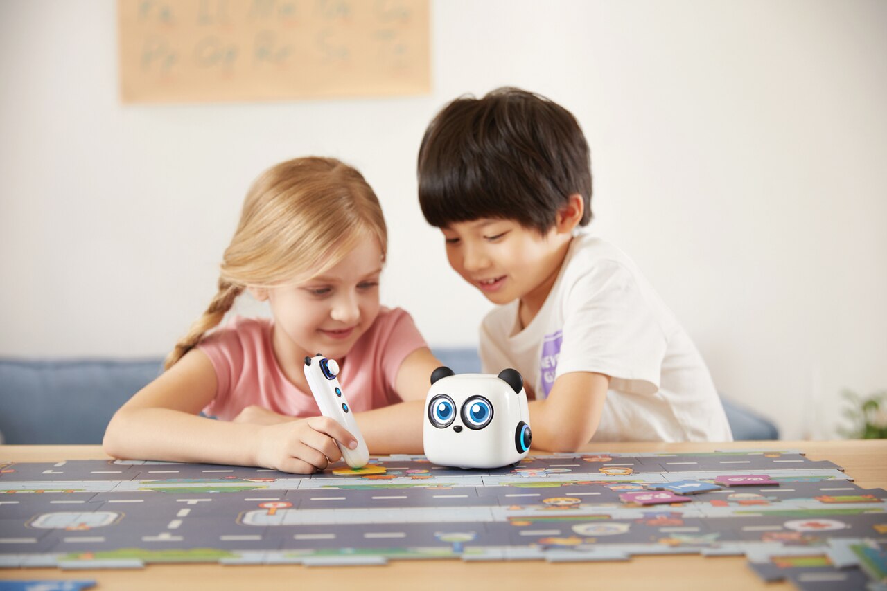 Cubetto Educational Robot 2WD + Coding Interface w/ Adventure Pack - Click to Enlarge