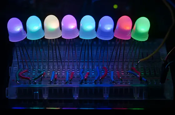 LED - RGB direccionable, PTH, 8mm difuso (paquete de 5)