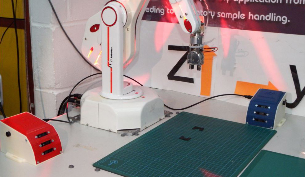 Módulo de Sensor Infrarrojo Workspace Sentry System para Brazo Robótico de ST Robotics - Haga Clic para Ampliar